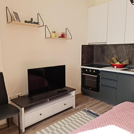 Lovely One Bedroom Studio In Тирана Экстерьер фото