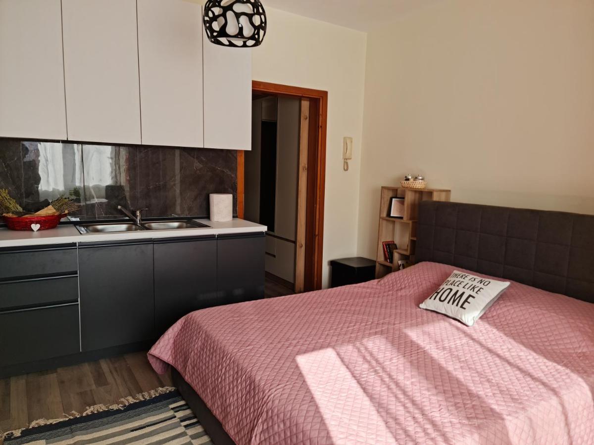 Lovely One Bedroom Studio In Тирана Экстерьер фото