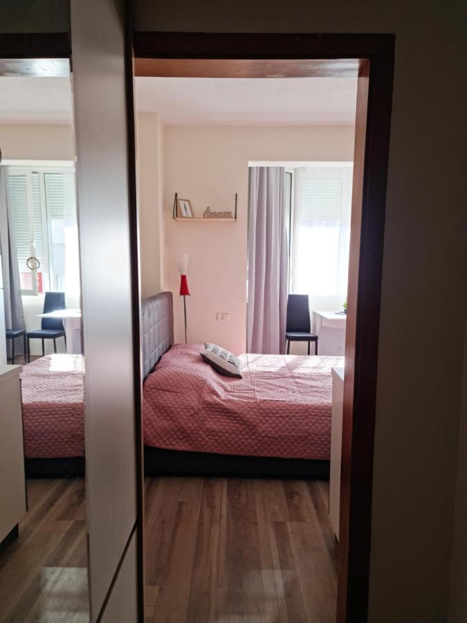 Lovely One Bedroom Studio In Тирана Экстерьер фото